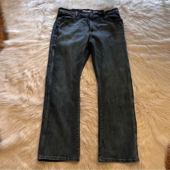 Wrangler Retro Jeans Relaxed Boot Medium Wash Size 38x34 Cowboy Western Rodeo